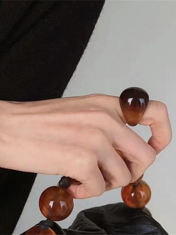 1687943